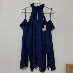 camisa sin usar azul con mangas largas